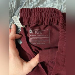 Large maroon Fig set